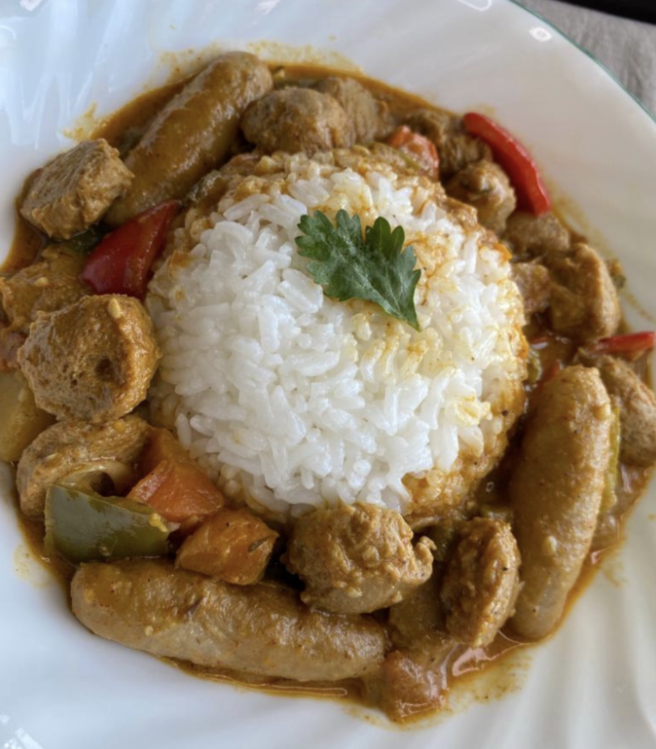 Jamaican Vegan Ital Stew Ital, the diet of the Rastafari Movement of Jamaica in the 1930’s is a vegetarian - vegan diet principally intended to improve health and energy. It focuses on unprocessed foods and simple flavors. Dreadlocks and Reggae music are the familiar symbols of the Rastafari religion. Ital is Vital, that’s how the diet got its name. This Ital stew is a one pot plant based dish with lots of vegetables, oat spinners, veg (soya) chunks and coconut milk. Enjoyed over rice. VEGETABLE INGREDIENTS: