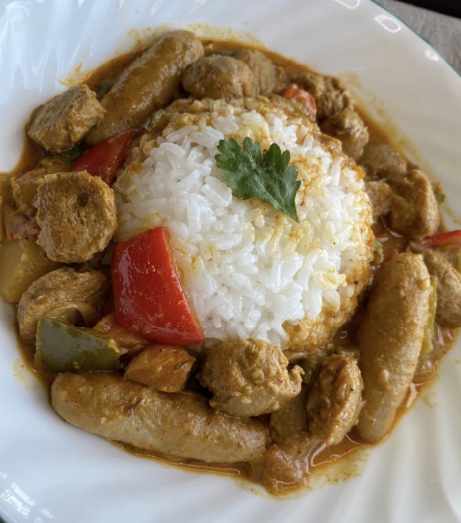 Enjoy with rice NOTE Browning ( caramelised sugar with water) can be used to darken the colour of the stew Traditionally pimento peppers are added to stew( I didn’t have any) Celery can be added too SPICE LEVEL: 🌶🌶🌶