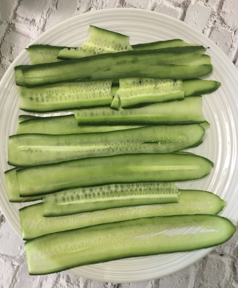 5-6 leaves of lettuce