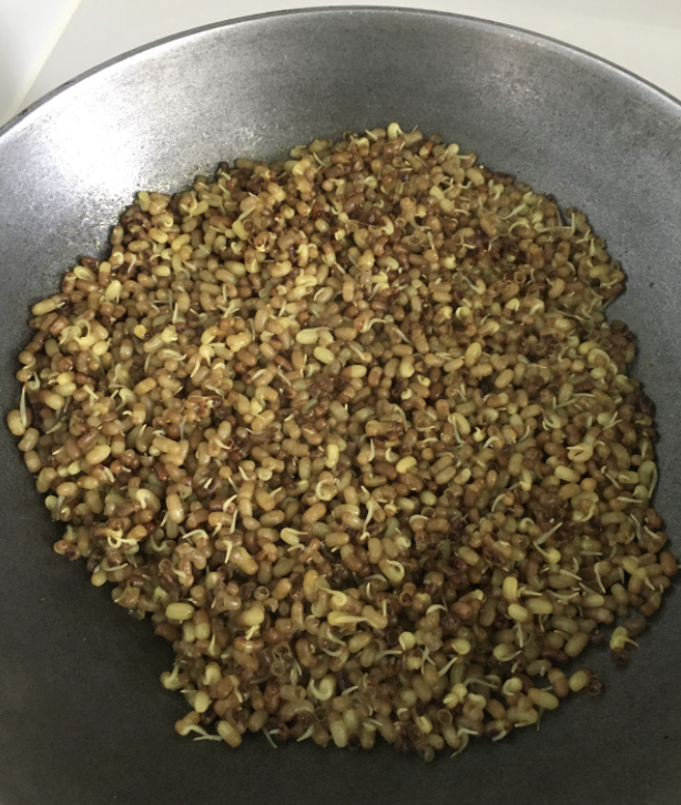 Preparing masala paste