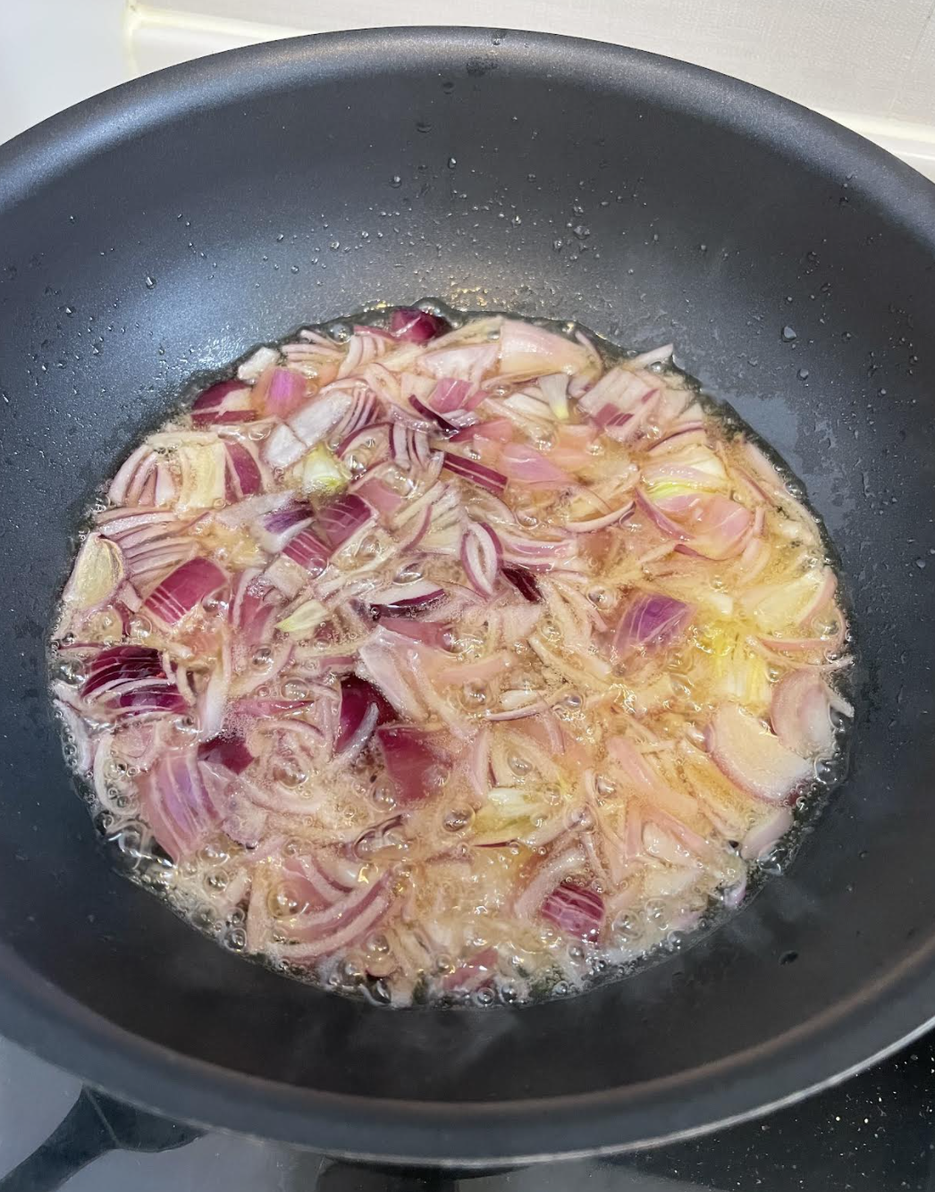 Cooking chicken with spices