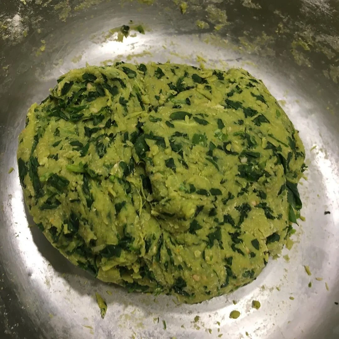 Preparing Muthiya
