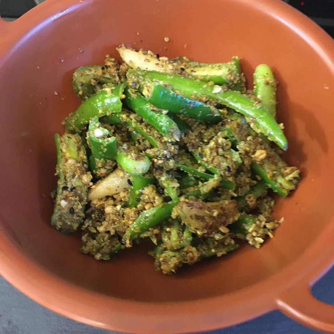 Hari Mirch Ka Achar Ready